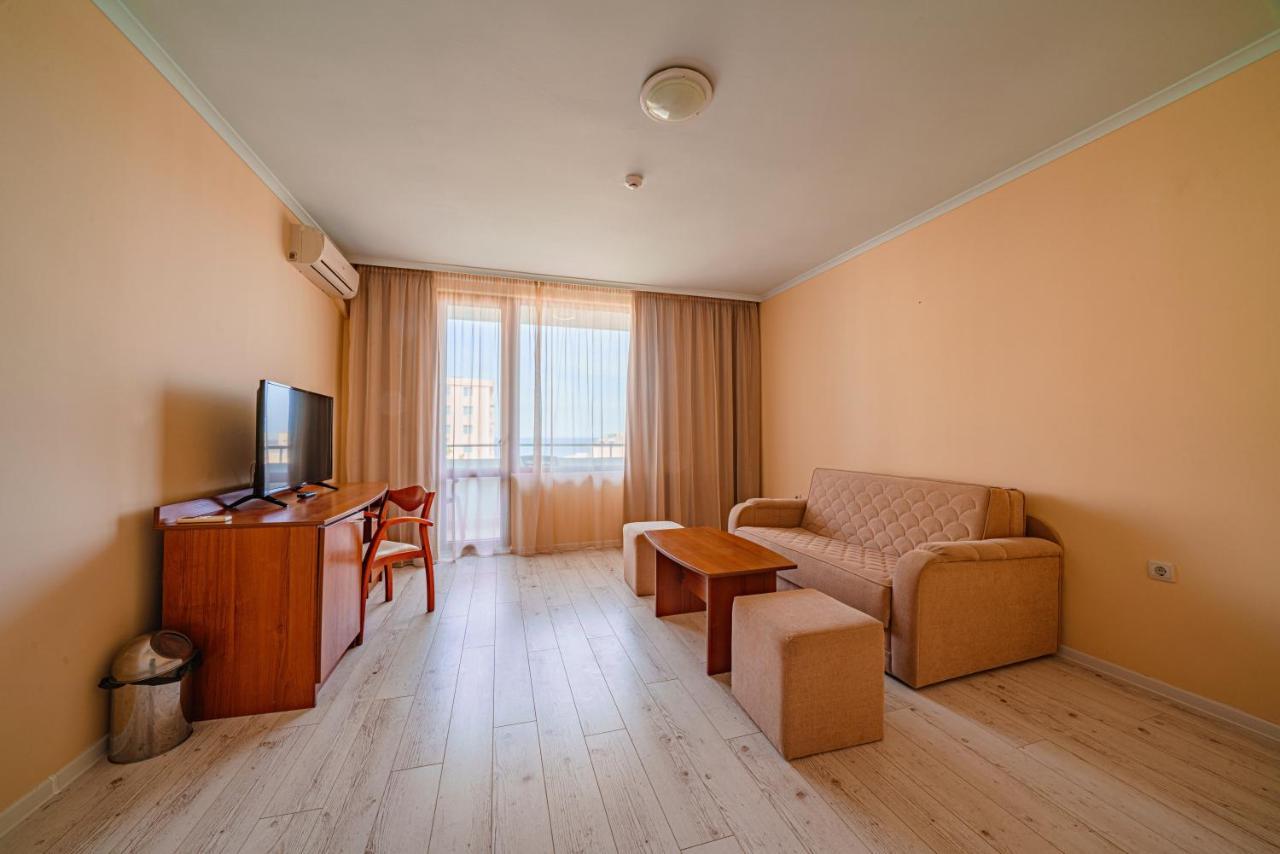 Perla Plaza Hotel Primorsko Bagian luar foto