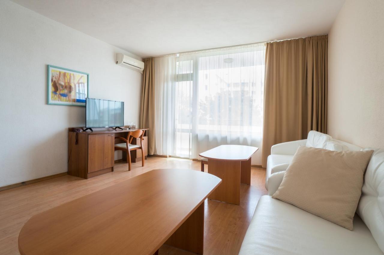 Perla Plaza Hotel Primorsko Bagian luar foto