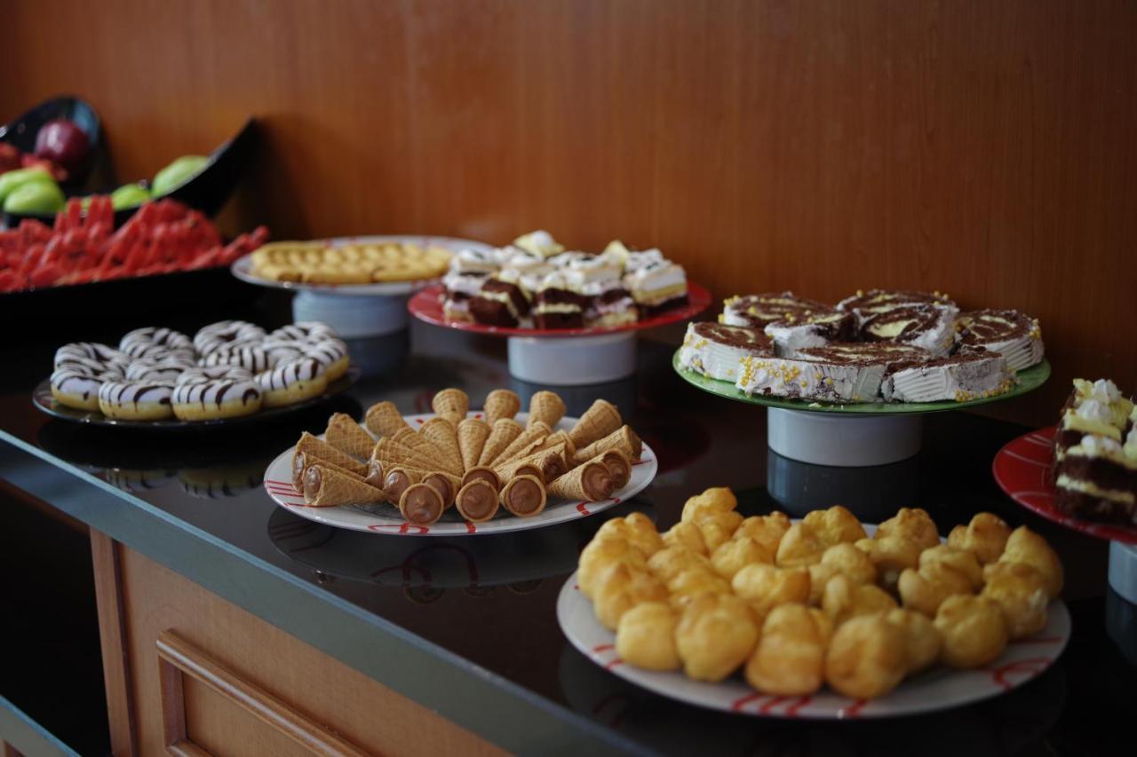 Perla Plaza Hotel Primorsko Bagian luar foto