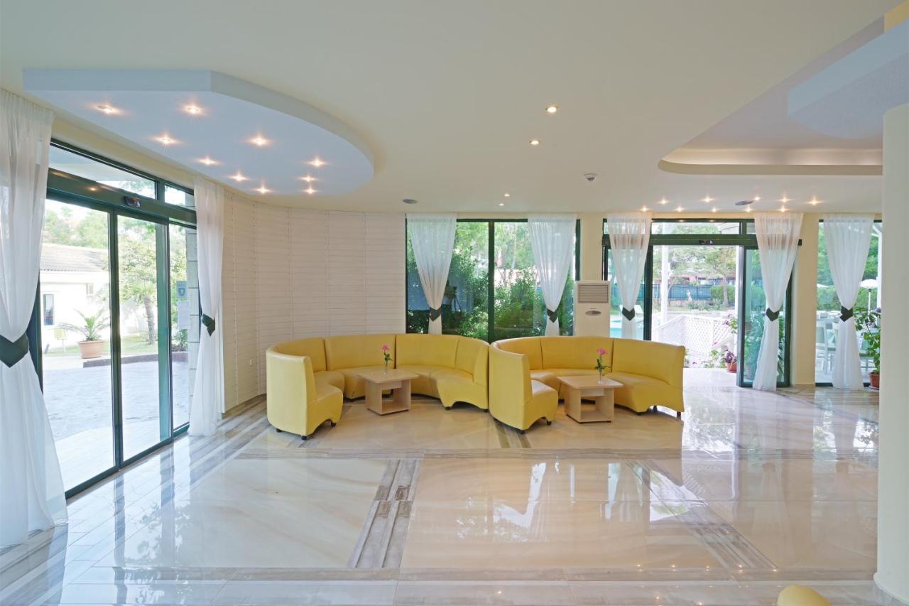 Perla Plaza Hotel Primorsko Bagian luar foto