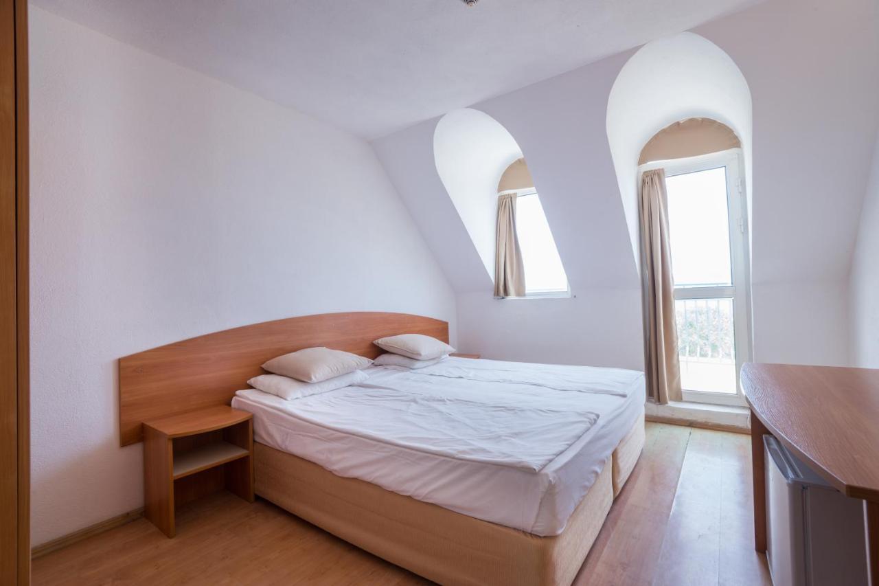 Perla Plaza Hotel Primorsko Bagian luar foto