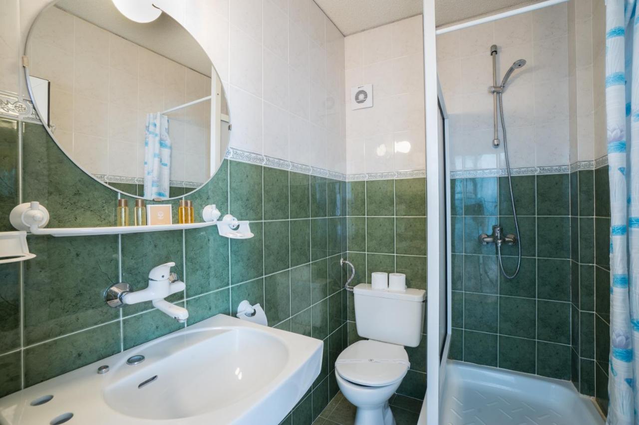 Perla Plaza Hotel Primorsko Bagian luar foto