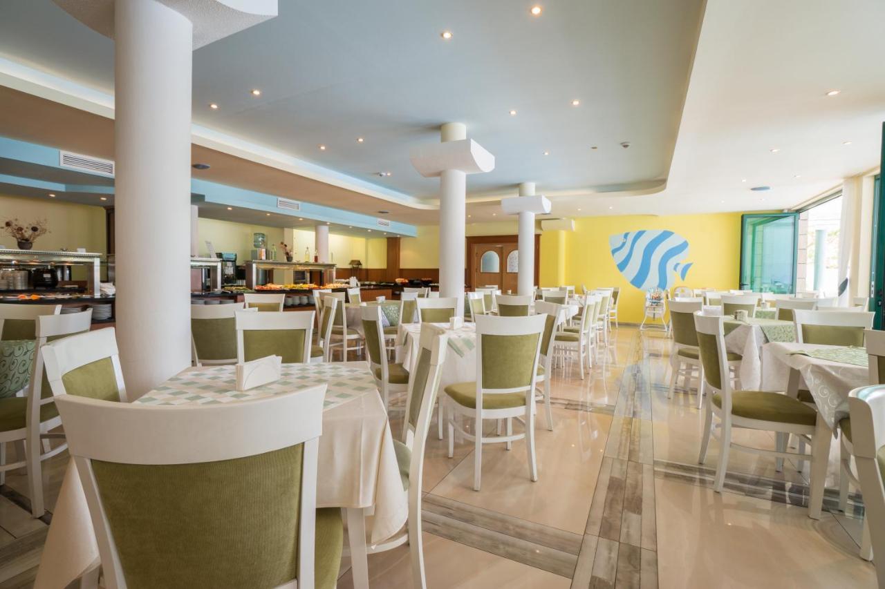 Perla Plaza Hotel Primorsko Bagian luar foto