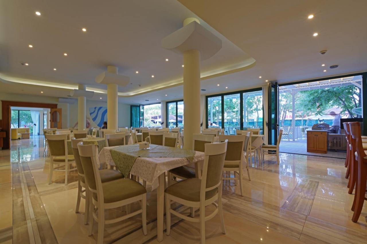 Perla Plaza Hotel Primorsko Bagian luar foto
