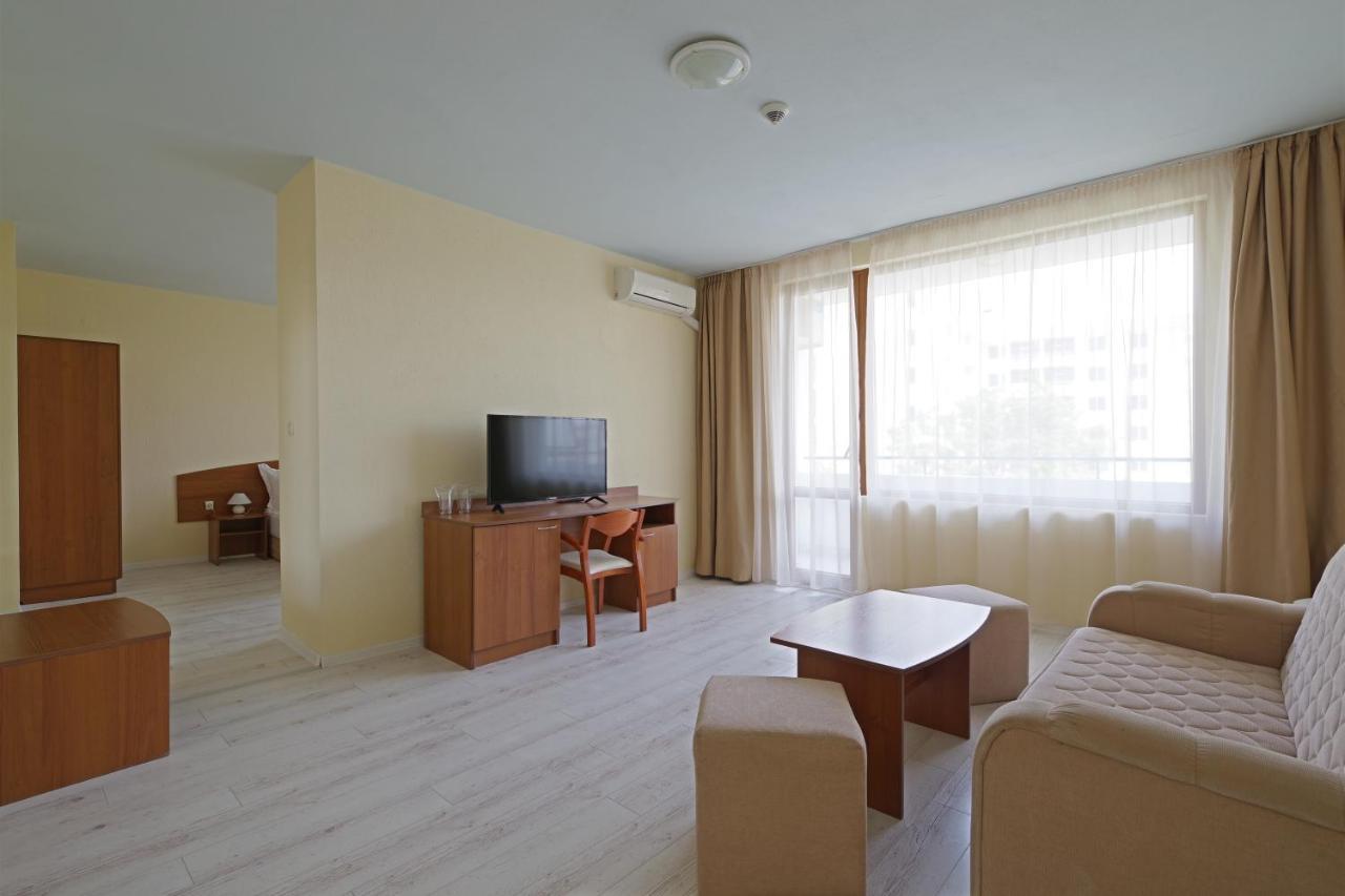 Perla Plaza Hotel Primorsko Bagian luar foto