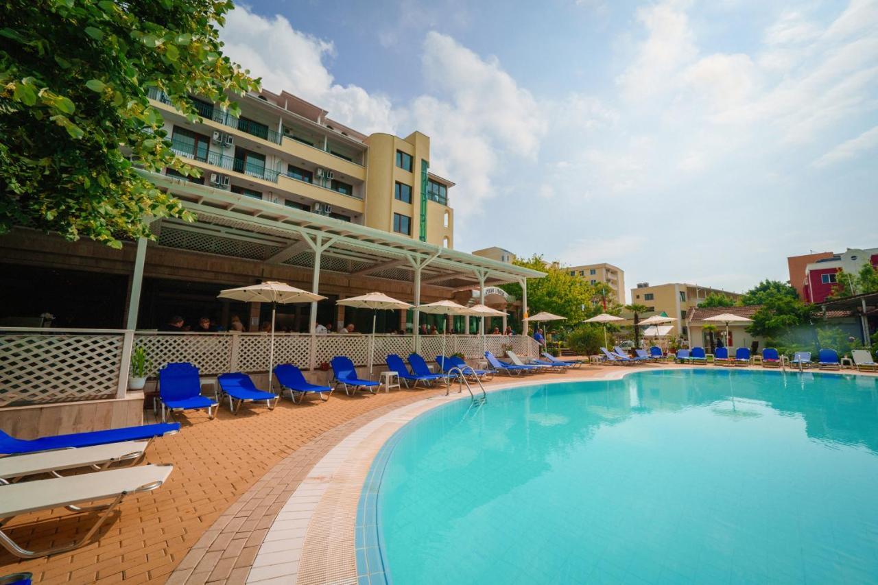 Perla Plaza Hotel Primorsko Bagian luar foto